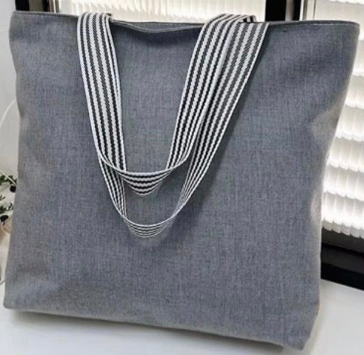 Cute Kitten Tote Bag with Zipper